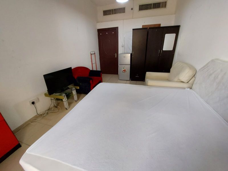 JBR _ Shams 4 _ Ready to Move in Nice Room Near Jumeirah Beach Residence 2 Tram Station